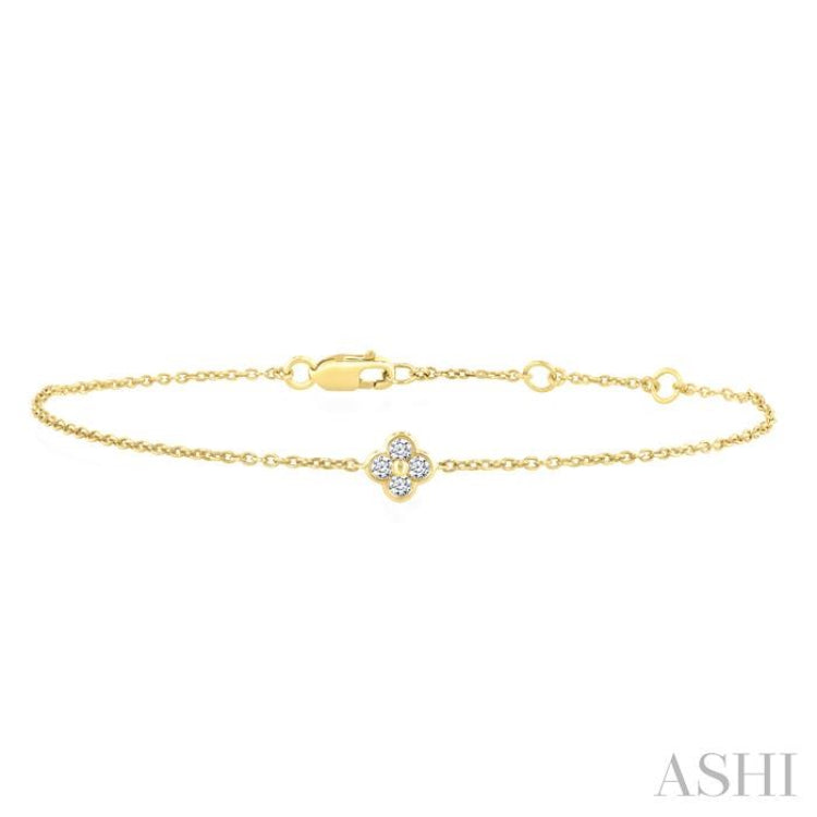 1/8 Ctw Bezel Set Round Cut Diamond Clover Petite Fashion Chain Bracelet in 10K Yellow Gold 1/8 Ctw Bezel Set Round Cut Diamond Clover Petite Fashion Chain Bracelet in 10K Yellow Gold