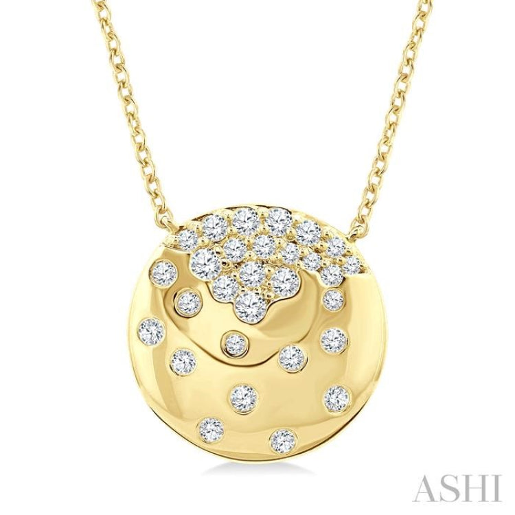 1/5 Ctw Round Cut Diamond Circle Mosaic Fashion Pendant With Chain in 10K Yellow Gold 1/5 Ctw Round Cut Diamond Circle Mosaic Fashion Pendant With Chain in 10K Yellow Gold