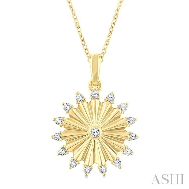 1/5 Ctw Round Cut Diamond Circle Fluted Fashion Pendant With Chain in 10K Yellow Gold 1/5 Ctw Round Cut Diamond Circle Fluted Fashion Pendant With Chain in 10K Yellow Gold