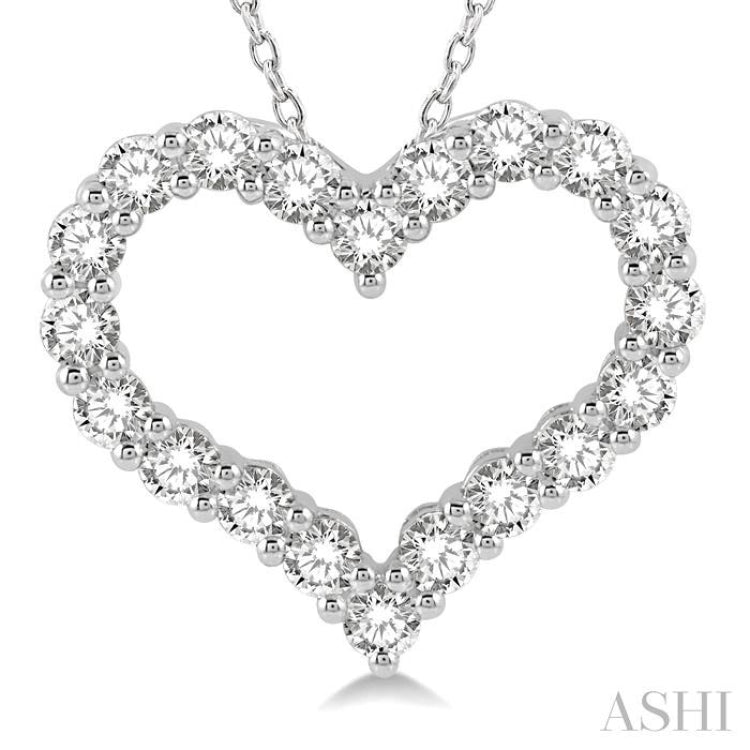 3/4 Ctw Heart Shape Round Cut Diamond Pendant With Chain in 14K White Gold 3/4 Ctw Heart Shape Round Cut Diamond Pendant With Chain in 14K White Gold