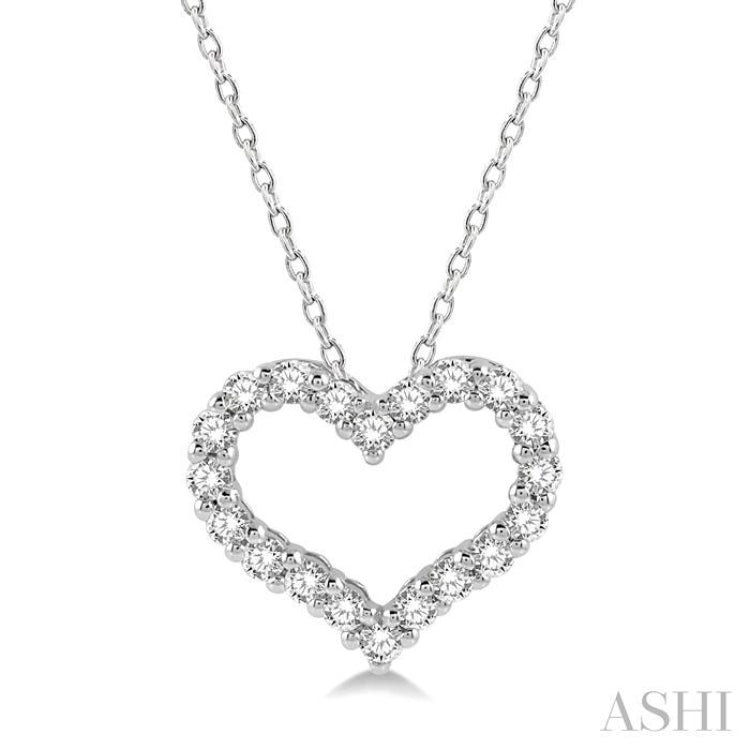 1/4 Ctw Heart Shape Round Cut Diamond Pendant With Chain in 14K White Gold 1/4 Ctw Heart Shape Round Cut Diamond Pendant With Chain in 14K White Gold