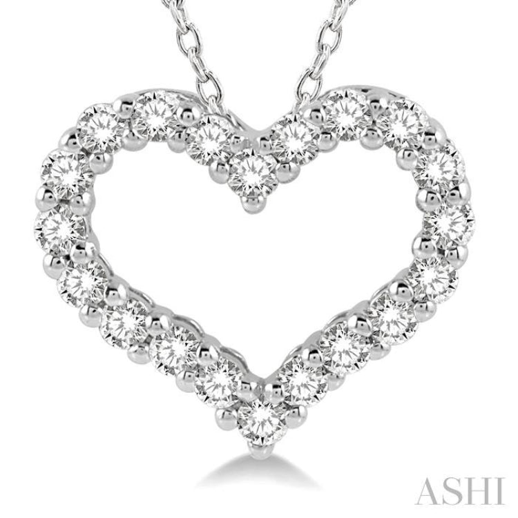 1/4 Ctw Heart Shape Round Cut Diamond Pendant With Chain in 14K White Gold 1/4 Ctw Heart Shape Round Cut Diamond Pendant With Chain in 14K White Gold