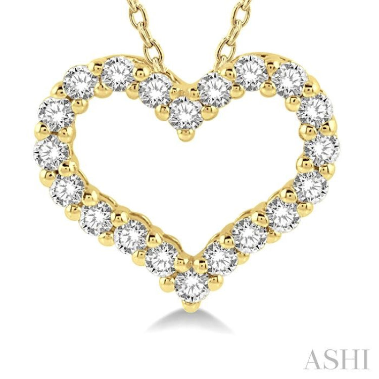 1/4 Ctw Heart Shape Round Cut Diamond Pendant With Chain in 14K Yellow Gold 1/4 Ctw Heart Shape Round Cut Diamond Pendant With Chain in 14K Yellow Gold