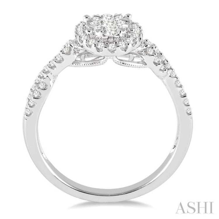5/8 ctw Oval Shape Round Cut Diamond Lovebright Ring in 14K White Gold 5/8 ctw Oval Shape Round Cut Diamond Lovebright Ring in 14K White Gold