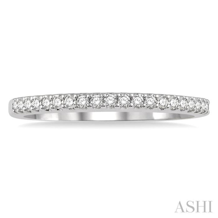 1/5 ctw Round Cut Diamond Wedding Band in 14K White Gold 1/5 ctw Round Cut Diamond Wedding Band in 14K White Gold
