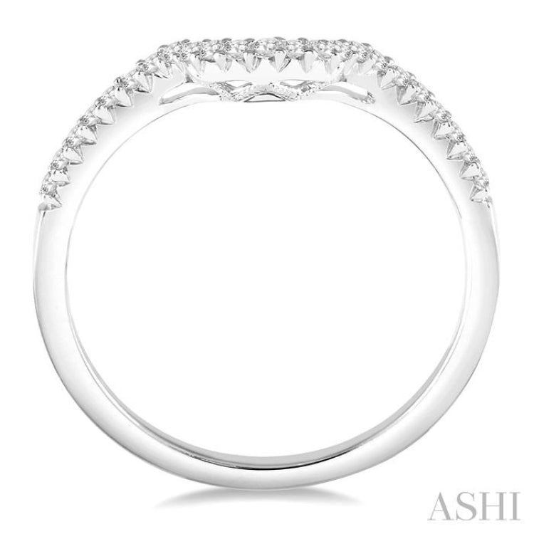 1/6 ctw Deep Curve Center Round Cut Diamond Wedding Band in 14K White Gold 1/6 ctw Deep Curve Center Round Cut Diamond Wedding Band in 14K White Gold