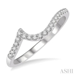 1/6 ctw Curve Round Cut Diamond Wedding Band in 14K White Gold 1/6 ctw Curve Round Cut Diamond Wedding Band in 14K White Gold