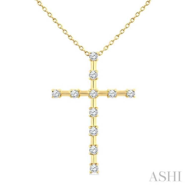 1/4 Ctw Round Cut Diamond Cross Pendant With Chain in 10K Yellow Gold 1/4 Ctw Round Cut Diamond Cross Pendant With Chain in 10K Yellow Gold