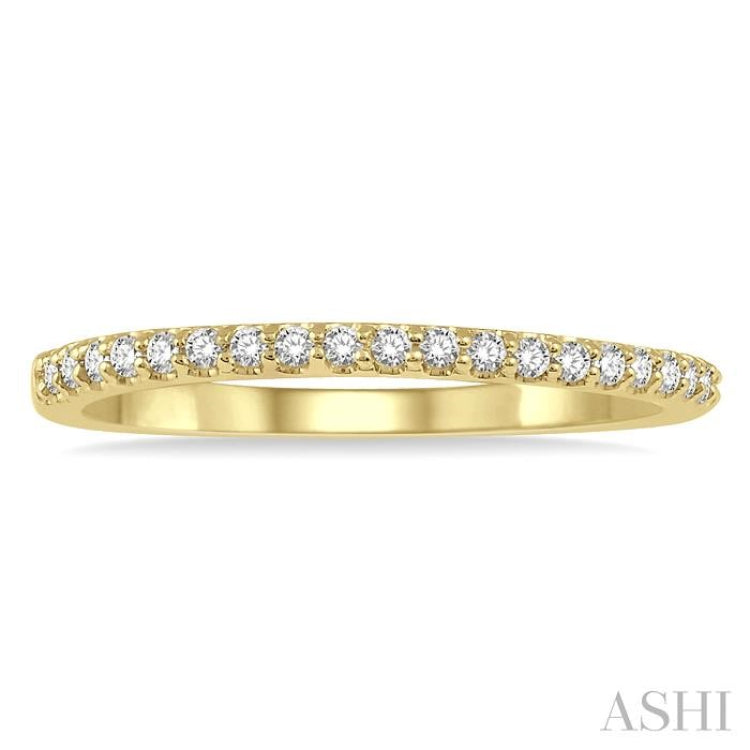 1/10 ctw Round Cut Diamond Wedding Band in 14K Yellow Gold 1/10 ctw Round Cut Diamond Wedding Band in 14K Yellow Gold