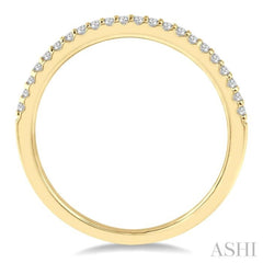 1/6 Ctw Round Cut Diamond Wedding Band in 14K Yellow Gold 1/6 Ctw Round Cut Diamond Wedding Band in 14K Yellow Gold