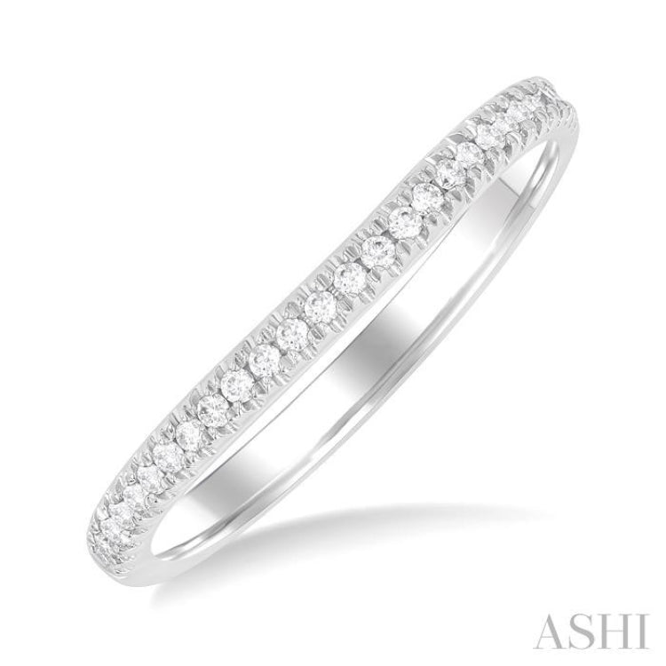 1/6 ctw Center Dip Round Cut Diamond Wedding Band in 14K White Gold 1/6 ctw Center Dip Round Cut Diamond Wedding Band in 14K White Gold