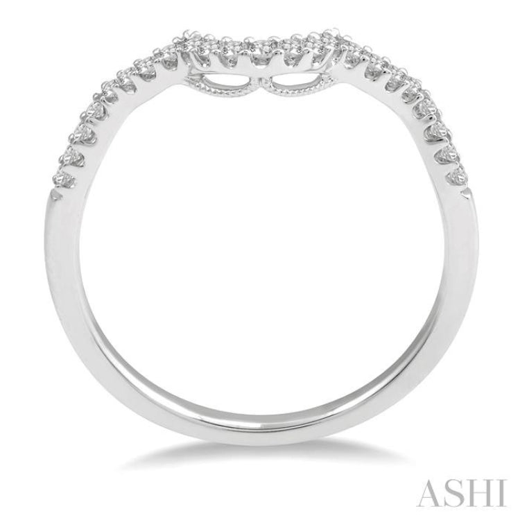 1/6 Ctw Curved Round Cut Diamond Wedding Band in 14K White Gold 1/6 Ctw Curved Round Cut Diamond Wedding Band in 14K White Gold