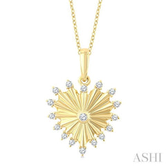 1/5 Ctw Round Cut Diamond Heart Fluted Fashion Pendant With Chain in 10K Yellow Gold 1/5 Ctw Round Cut Diamond Heart Fluted Fashion Pendant With Chain in 10K Yellow Gold