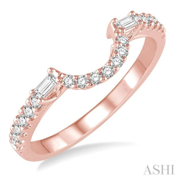 1/3 Ctw Crescent Shape Center Diamond Wedding Band in 14K Rose Gold 1/3 Ctw Crescent Shape Center Diamond Wedding Band in 14K Rose Gold