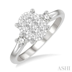 5/8 Ctw Oval Shape Lovebright Round Cut Diamond Engagement Ring in 14K White Gold 5/8 Ctw Oval Shape Lovebright Round Cut Diamond Engagement Ring in 14K White Gold