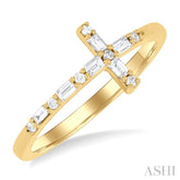 1/5 Ctw Reclined Cross Baguette and Round Cut Diamond Fashion Ring in 10K Yellow Gold