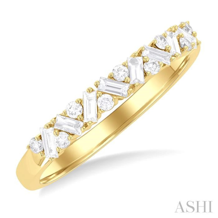 1/3 Ctw Zig Zag Scatter Baguette and Round Cut Diamond Fashion Band in 14K Yellow Gold 1/3 Ctw Zig Zag Scatter Baguette and Round Cut Diamond Fashion Band in 14K Yellow Gold