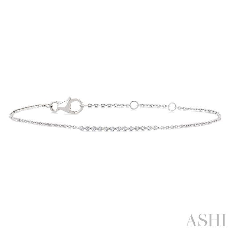 1/10 Ctw Single Cut Diamond Fashion Bracelet in Sterling Silver 1/10 Ctw Single Cut Diamond Fashion Bracelet in Sterling Silver