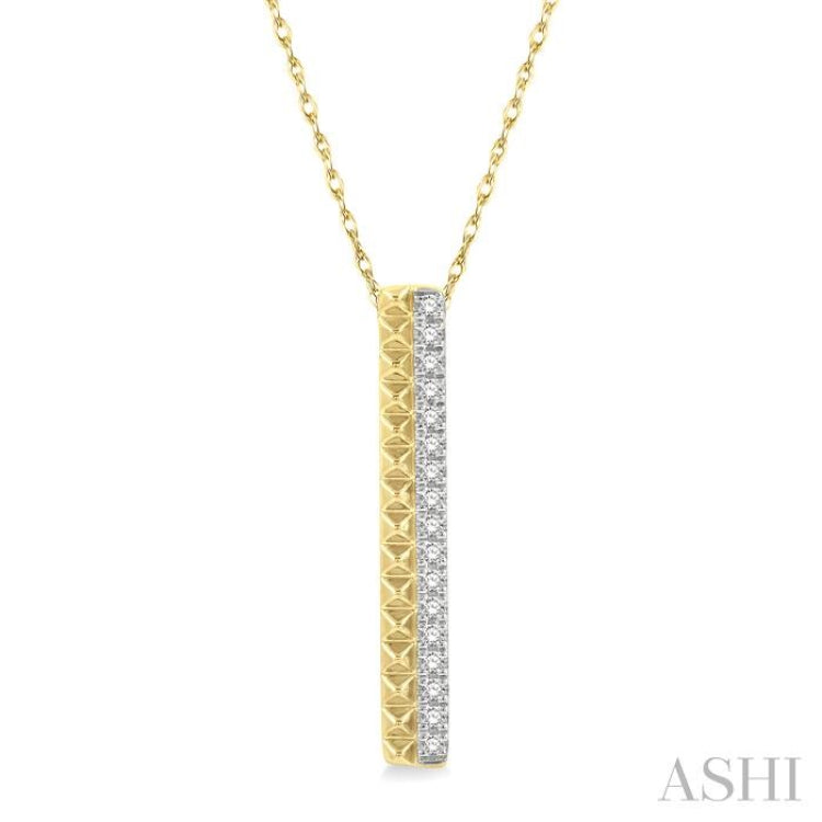 1/6 Ctw Pyramid Round Cut Diamond Bar Pendant With Chain in 14K Yellow Gold 1/6 Ctw Pyramid Round Cut Diamond Bar Pendant With Chain in 14K Yellow Gold