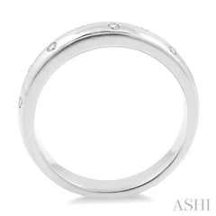 1/20 Ctw Single Cut Diamond Wedding band in Sterling Silver 1/20 Ctw Single Cut Diamond Wedding band in Sterling Silver