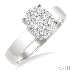 1/2 Ctw Bold Shank Oval Shaped Lovebright Round Cut Diamond Ring in 14K White Gold 1/2 Ctw Bold Shank Oval Shaped Lovebright Round Cut Diamond Ring in 14K White Gold