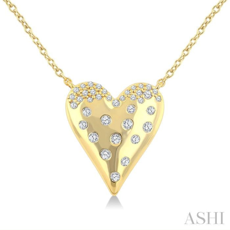 1/5 Ctw Round Cut Diamond Heart Mosaic Pendant With Chain in 10K Yellow Gold 1/5 Ctw Round Cut Diamond Heart Mosaic Pendant With Chain in 10K Yellow Gold
