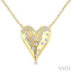 1/5 Ctw Round Cut Diamond Heart Mosaic Pendant With Chain in 10K Yellow Gold 1/5 Ctw Round Cut Diamond Heart Mosaic Pendant With Chain in 10K Yellow Gold