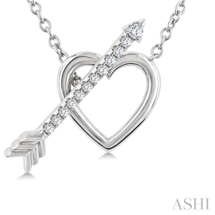 1/8 Ctw Heart Toggle Round Cut Diamond Fashion Necklace in 10K White Gold 1/8 Ctw Heart Toggle Round Cut Diamond Fashion Necklace in 10K White Gold