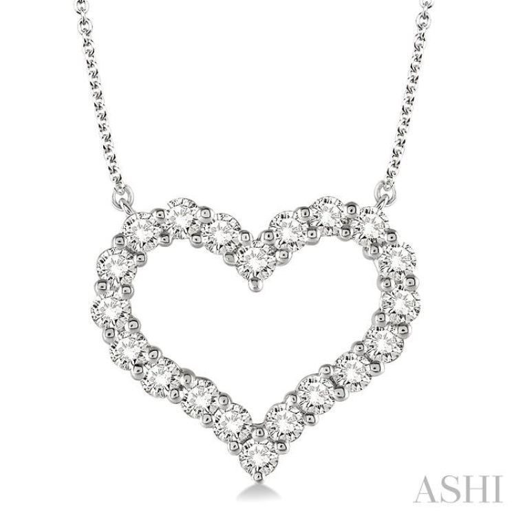 1 Ctw Round Cut Diamond Heart Pendant With Chain in 14K White Gold 1 Ctw Round Cut Diamond Heart Pendant With Chain in 14K White Gold