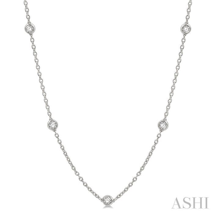 1 1/2 Ctw Round Cut Diamond Fashion Necklace in 14K White Gold 1 1/2 Ctw Round Cut Diamond Fashion Necklace in 14K White Gold