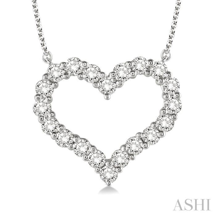 1/2 Ctw Round Cut Diamond Heart Pendant With Chain in 14K white Gold 1/2 Ctw Round Cut Diamond Heart Pendant With Chain in 14K white Gold