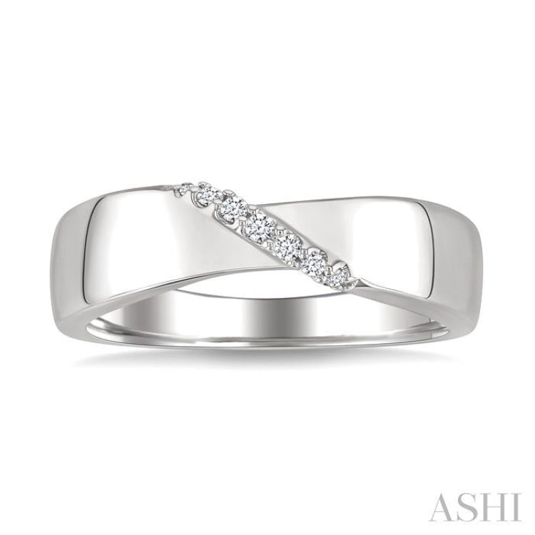1/20 Ctw Single Cut Diamond Fashion Ring in Sterling Silver 1/20 Ctw Single Cut Diamond Fashion Ring in Sterling Silver