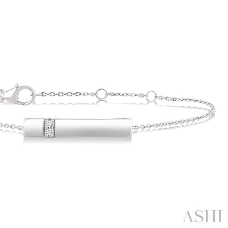 1/20 Ctw Horizontal Bar Round Cut Diamond Fashion Bracelet in Sterling Silver 1/20 Ctw Horizontal Bar Round Cut Diamond Fashion Bracelet in Sterling Silver