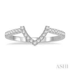 1/5 ctw Chevron Center Round Cut Diamond Wedding Band in 14K White Gold 1/5 ctw Chevron Center Round Cut Diamond Wedding Band in 14K White Gold