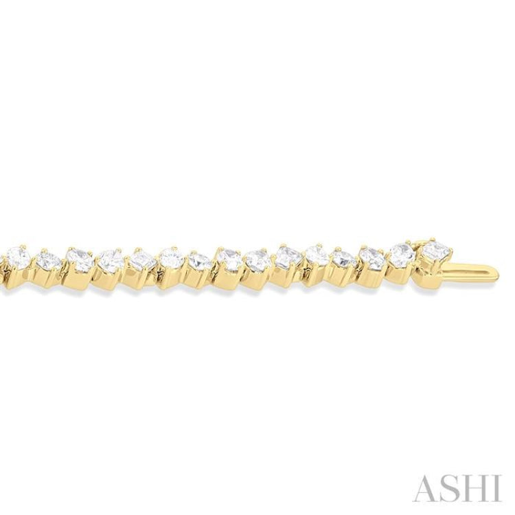5 3/4 Ctw Mixed Shape Cut Diamond Fashion Bracelet in 14K Yellow Gold 5 3/4 Ctw Mixed Shape Cut Diamond Fashion Bracelet in 14K Yellow Gold