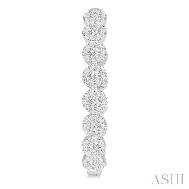 2 Ctw Circular Link Lovebright In-Out Round Cut Diamond Hoop Earring in 14K White Gold 2 Ctw Circular Link Lovebright In-Out Round Cut Diamond Hoop Earring in 14K White Gold