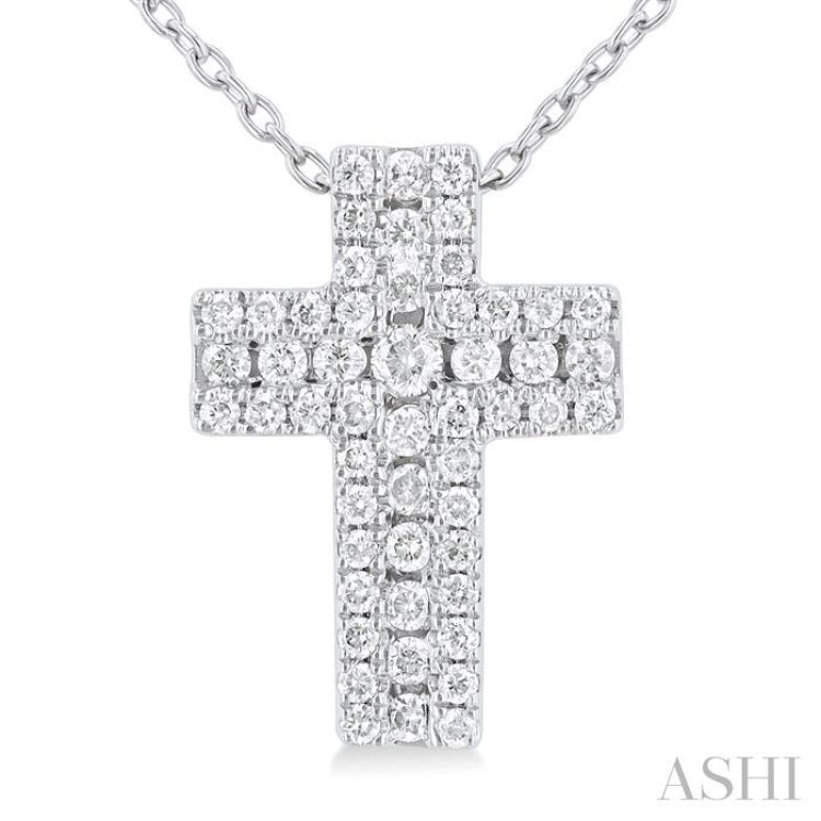 1/4 Ctw Cross Round Cut Diamond Fashion Pendant With Chain in 14K White Gold 1/4 Ctw Cross Round Cut Diamond Fashion Pendant With Chain in 14K White Gold