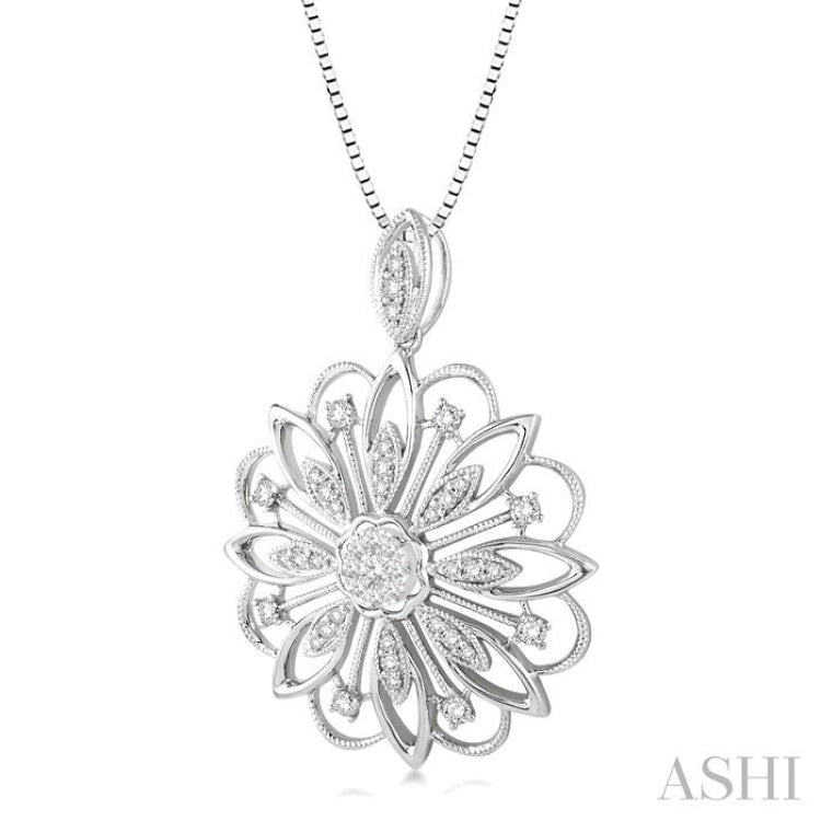 1/3 Ctw Floral Lattice Lovebright Round Cut Diamond Pendant With Chain in 14K White Gold 1/3 Ctw Floral Lattice Lovebright Round Cut Diamond Pendant With Chain in 14K White Gold