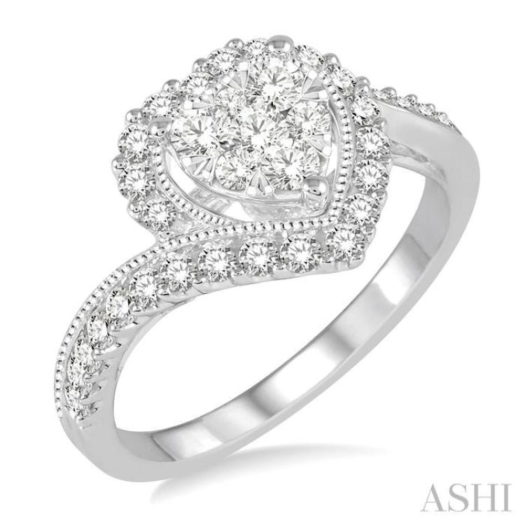 5/8 Ctw Round Cut Diamond Heart Shaped Lovebright Ring in 14K White Gold 5/8 Ctw Round Cut Diamond Heart Shaped Lovebright Ring in 14K White Gold