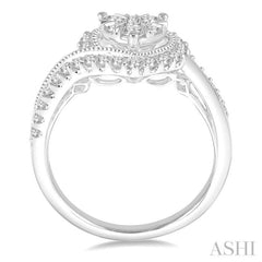 5/8 Ctw Round Cut Diamond Heart Shaped Lovebright Ring in 14K White Gold 5/8 Ctw Round Cut Diamond Heart Shaped Lovebright Ring in 14K White Gold