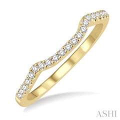 1/6 Ctw Cradle Center Round Cut Diamond Wedding Band in 14K Yellow Gold 1/6 Ctw Cradle Center Round Cut Diamond Wedding Band in 14K Yellow Gold