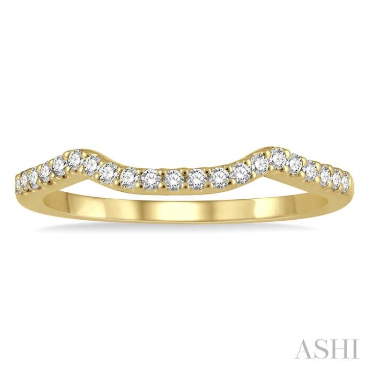 1/6 Ctw Cradle Center Round Cut Diamond Wedding Band in 14K Yellow Gold 1/6 Ctw Cradle Center Round Cut Diamond Wedding Band in 14K Yellow Gold