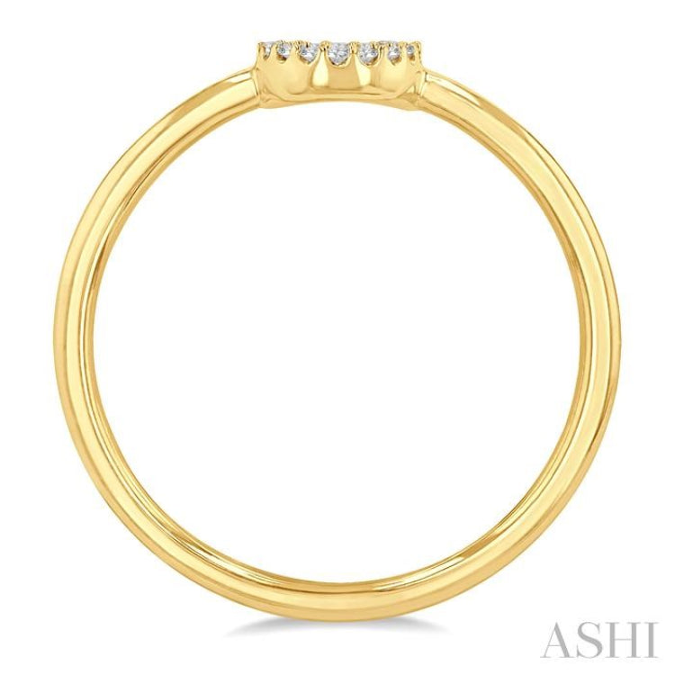 1/20 Ctw Initial 'O' Round Cut Diamond Fashion Ring in 10K Yellow Gold 1/20 Ctw Initial 'O' Round Cut Diamond Fashion Ring in 10K Yellow Gold