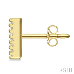 1/10 Ctw Initial 'V' Round Cut Diamond Earrings in 10K Yellow Gold 1/10 Ctw Initial 'V' Round Cut Diamond Earrings in 10K Yellow Gold