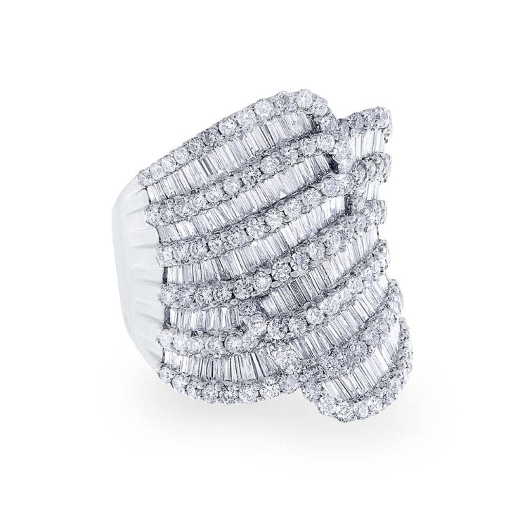 3.63ct 18k White Gold Diamond Lady's Ring Size 9 3.63ct 18k White Gold Diamond Lady's Ring Size 9