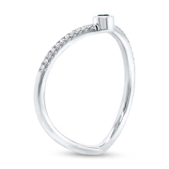 0.06ct Diamond & 0.04ct Emerald 14k White Gold Lady's Ring Size 5.5 0.06ct Diamond & 0.04ct Emerald 14k White Gold Lady's Ring Size 5.5