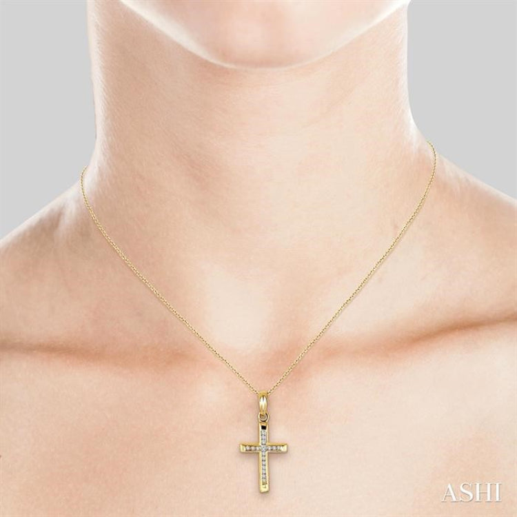1/10 Ctw Single Cut Diamond Cross Pendant in 14K Yellow Gold with Chain 1/10 Ctw Single Cut Diamond Cross Pendant in 14K Yellow Gold with Chain