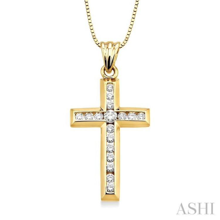 1/2 Ctw Round Cut Diamond Cross Pendant in 14K Yellow Gold with Chain 1/2 Ctw Round Cut Diamond Cross Pendant in 14K Yellow Gold with Chain