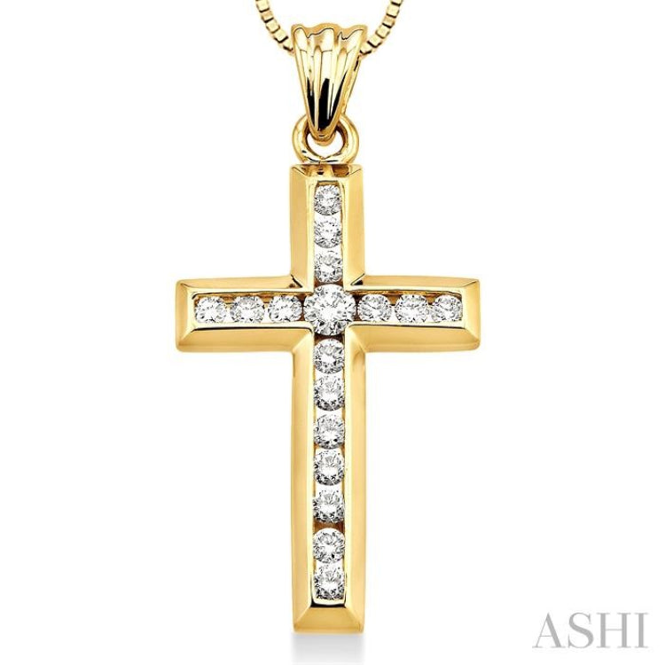 1/2 Ctw Round Cut Diamond Cross Pendant in 14K Yellow Gold with Chain 1/2 Ctw Round Cut Diamond Cross Pendant in 14K Yellow Gold with Chain