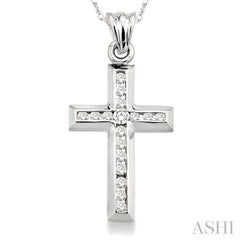 1/4 Ctw Round Cut Diamond Cross Pendant in 14K White Gold with Chain 1/4 Ctw Round Cut Diamond Cross Pendant in 14K White Gold with Chain